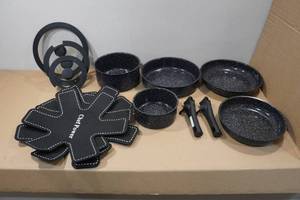 lot 27 image: Chef Power Cookware Set with Removable Handle