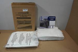 lot 54 image: 7-Piece Comforter Set - Twin