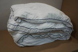 lot 56 image: Twin Pillow Mattress Topper