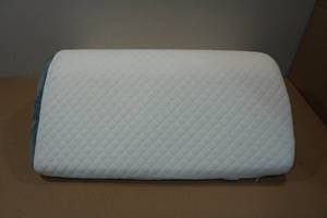 lot 57 image: Knee Wedge Pillow