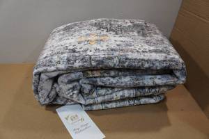 lot 72 image: Large Washable Boho Area Rug - 8x10