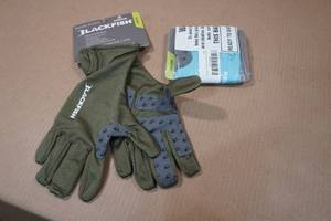 lot 103 image: 2 Blackfish Guide Shade Gloves - Medium