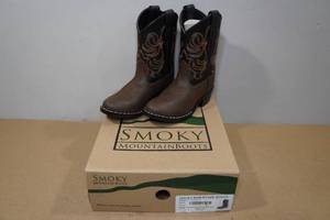 lot 116 image: Smoky Mountain Boots - Kids 10.5