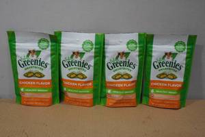 lot 125 image: 4 Feline Greenies Smartbites Treats for Cats - 2.1oz