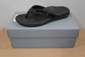 lot 151 image: Vionic Tide Womens Post Toe Sandals - Size 8