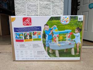 lot 7 image: STEP 2 RAIN SHOWERS & FLOW WATER TABLE
