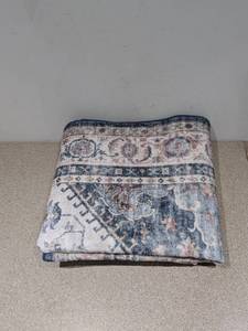 lot 98 image: WYATT & ASH GERALDINE MACHINE WASHABLE AREA RUG