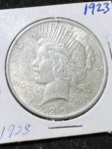 lot 33 image: 1923 US PEACE SILVER DOLLAR