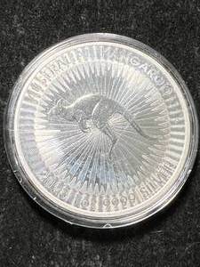 lot 55 image: 2023 AUSTRALIAN KANGAROO 1 TROY OZ .9999 FINE SILVER IN AIRTITE