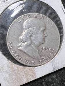 lot 82 image: 1952-D US FRANKLIN HALF DOLLAR