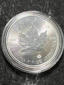 lot 94 image: 2024 CANADIAN MAPLE LEAF 1 TROY OZ .9999 FINE SILVER IN AIRTITE