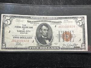 lot 111 image: 1929 US $5 FEDERAL RESERVE BANK OF KANSAS CITY NOTE