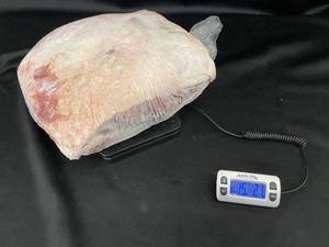 lot 55 image: 15 lb 2.3 oz Frozen Angus Boneless Top Sirlion Roast - USDA Choice