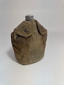 lot 10 image: WW2 US Army Canteen & Bottle Bag Military