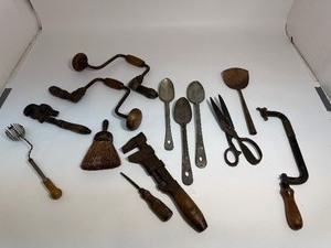 lot 37 image: Large Lot Vintage Tools