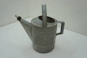 lot 10 image: VintageAntique Watering Can