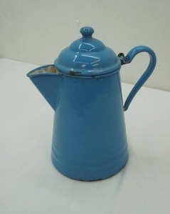 lot 12 image: VintageAntique Enamel Coffee Pot