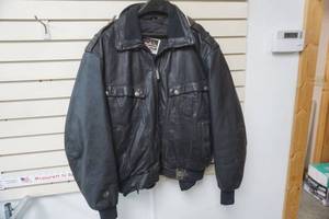lot 16 image: Arctic Wear Leather Jacket Size XXL