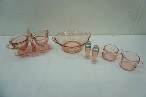 lot 19 image: Vintage Pink Depression Glass Sugar & Creamer Dishes, serving bowl, salt & pepper shaker