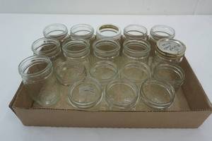 lot 32 image: 18ct Jelly Jars (pint and smaller)