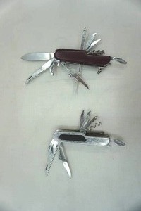 lot 34 image: Universal Pocket Tools (2ct)