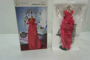 lot 47 image: Vanity Jewelry Doll