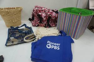 lot 52 image: Bags and Collapsible Storage Tote