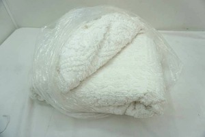 lot 59 image: Chenille Bedspread - queen set