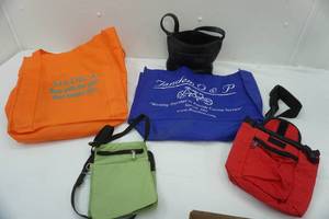 lot 71 image: Bags & Purses