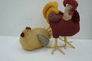 lot 102 image: Decorative Stuffed Chickens (2ct)
