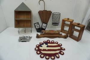 lot 113 image: Wooden Decor Lot
