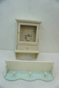 lot 117 image: Wooden Shelf & Medicine Cabinet