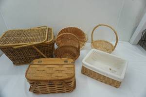 lot 120 image: Decorative Basket Lot