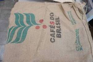 lot 128 image: 36x26 Burlap Sacks (5ct)
