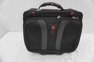 lot 150 image: Swiss Gear BriefcaseSuitcase