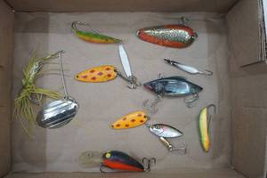 lot 167 image: Fishing Lures & Dardevles