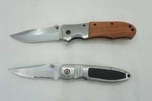 lot 198 image: Folding Knives (2ct)