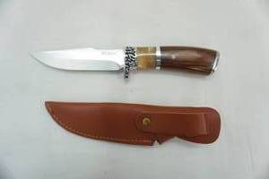 lot 201 image: NEW Knife & Sheath (4 blade)