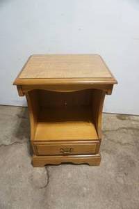 lot 209 image: NightstandSide Table With Drawer 18x 14x 28