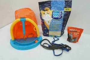 lot 222 image: Cat Care Lot