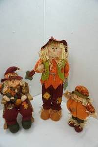 lot 241 image: 3 Scarecrows Fall Decor