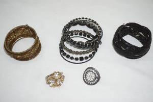 lot 255 image: Jewelry Lot beaded bracelets and rings