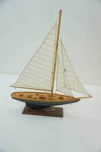 lot 271 image: Sailboat 22 tall by 19.5 wide