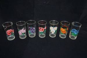 lot 279 image: Vintage Flower of the Month Glasses