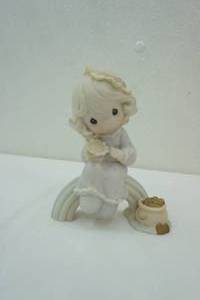 lot 286 image: Precious Moments Figurine Dreams Do Really Come True