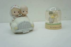 lot 289 image: Precious Moments Figurine Wishing You Roads of Happiness & Snow Globe The Lord Bless You And Keep You