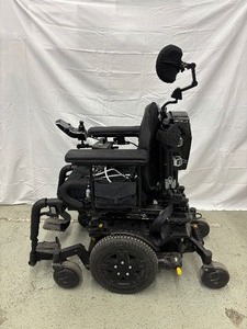 lot 13 image: Working Quantum Power Tilt Wheelchair With Charger - Great Condition