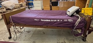 lot 30 image: Span-America PressureGuard Easy Air LR Mattress System  All-in-One Therapy with Low-Air-Loss, Alternating Pressure & Lateral Rotation. Patented Safety Edge for Safer Transfers & Fall Prevention. Cool Comfort & Easy Setup for Ultimate Patient Care