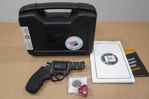 lot 19 image: Charter Arms Tiger .44 Special Revolver - 2.5 Barrel