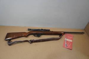 lot 31 image: Winchester Model 77 Clip-Feed .22 LR Semi-Auto Rifle - Weaver Scope